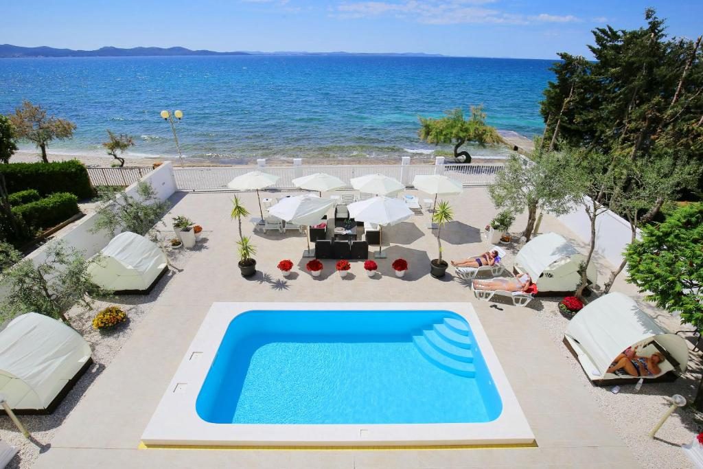 Elegancka Villa Triana przy plaży w Zadarze